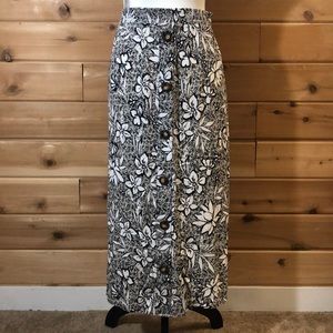 NWT APT 9 Maxi Skirt in Black and White Print